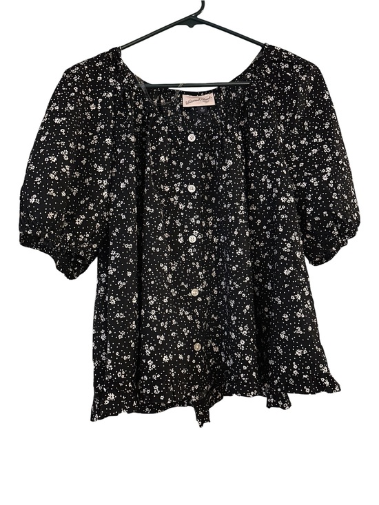 Universal Thread Tops - Universal Thread Black and White Floral Button-Down Puff Sleeve Top